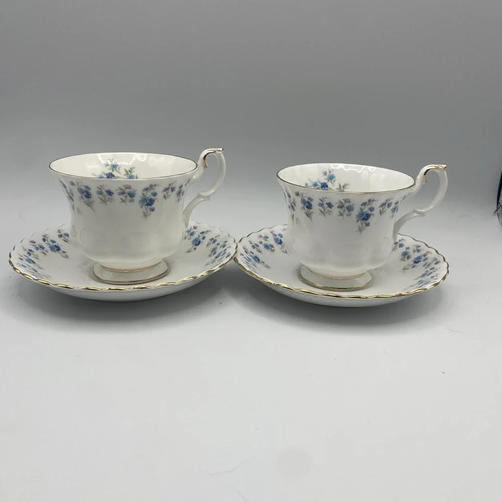 Royal Albert Memory Lane 2 Cup Saucer Set Teacup Blue Flower Cottagecore Vintage
